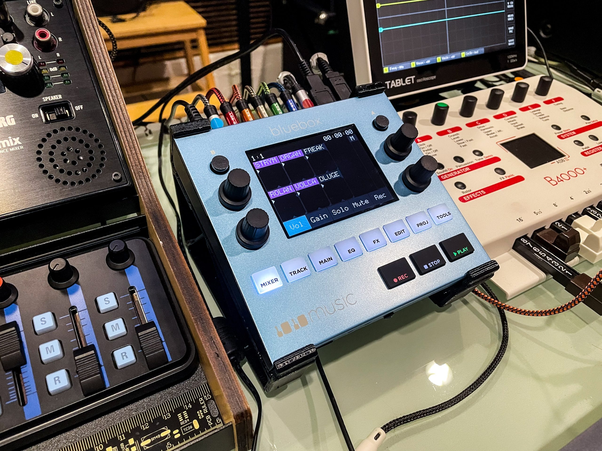 1010music bluebox stand st3nd music studio scaled