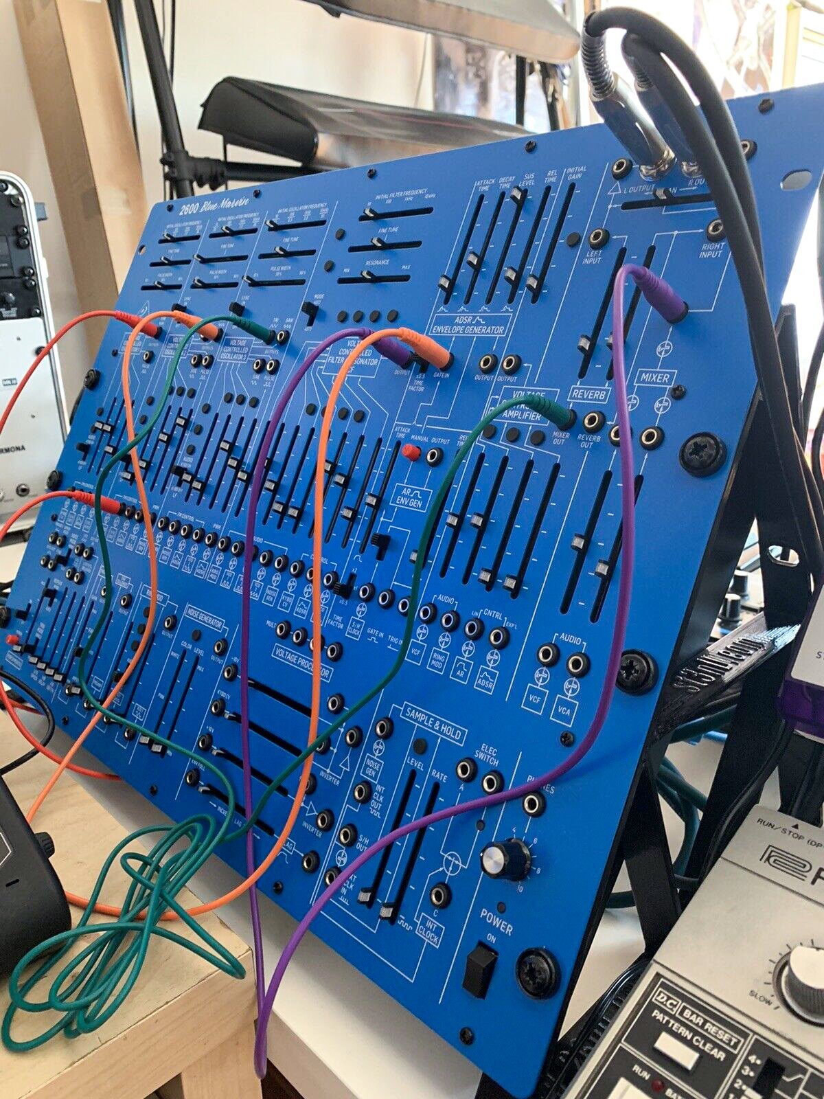 behringer 2600 desktop stand st3nD