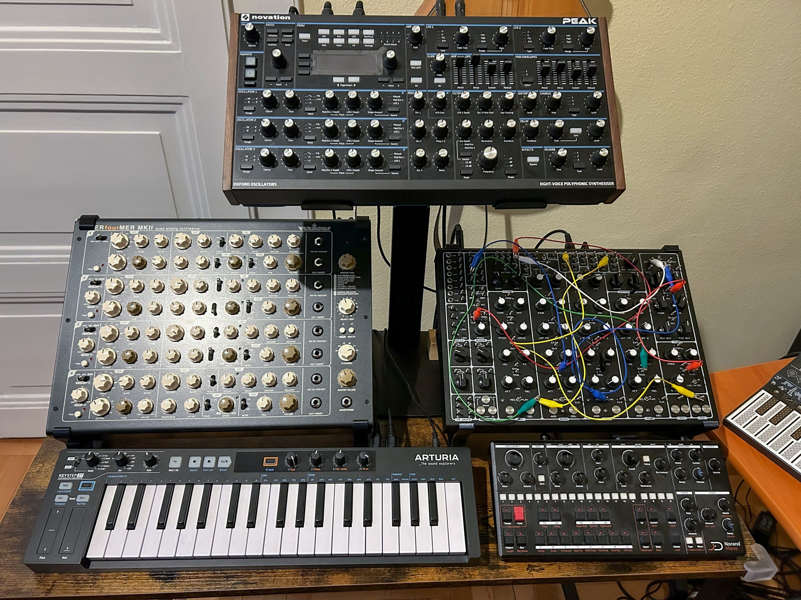 Sturdy 3D printed st3nD stand holding a SOMA Pulsar-23 desktop synthesizer