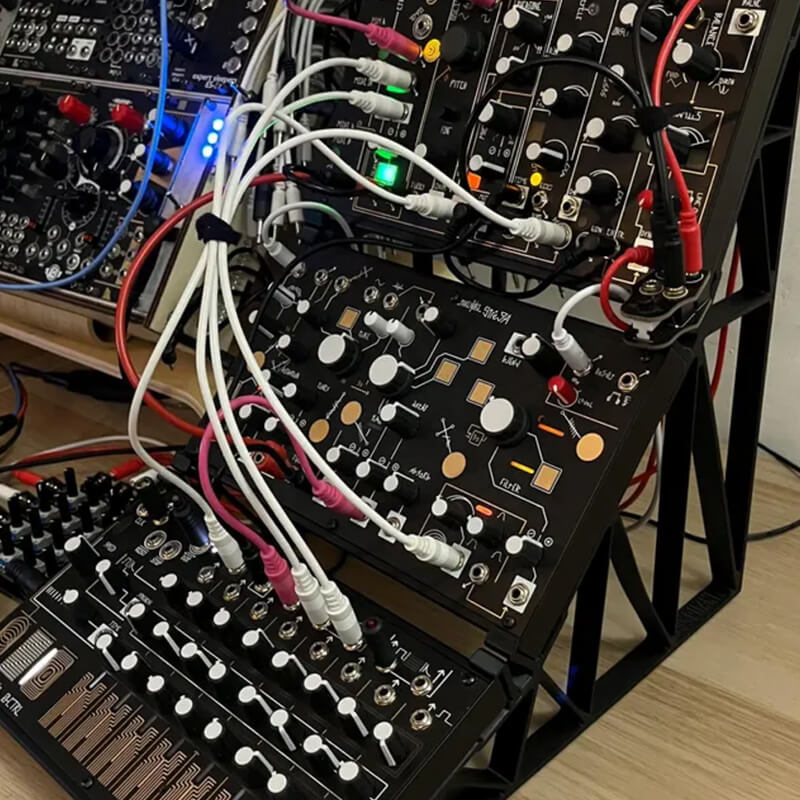 10 makenoise triple stand