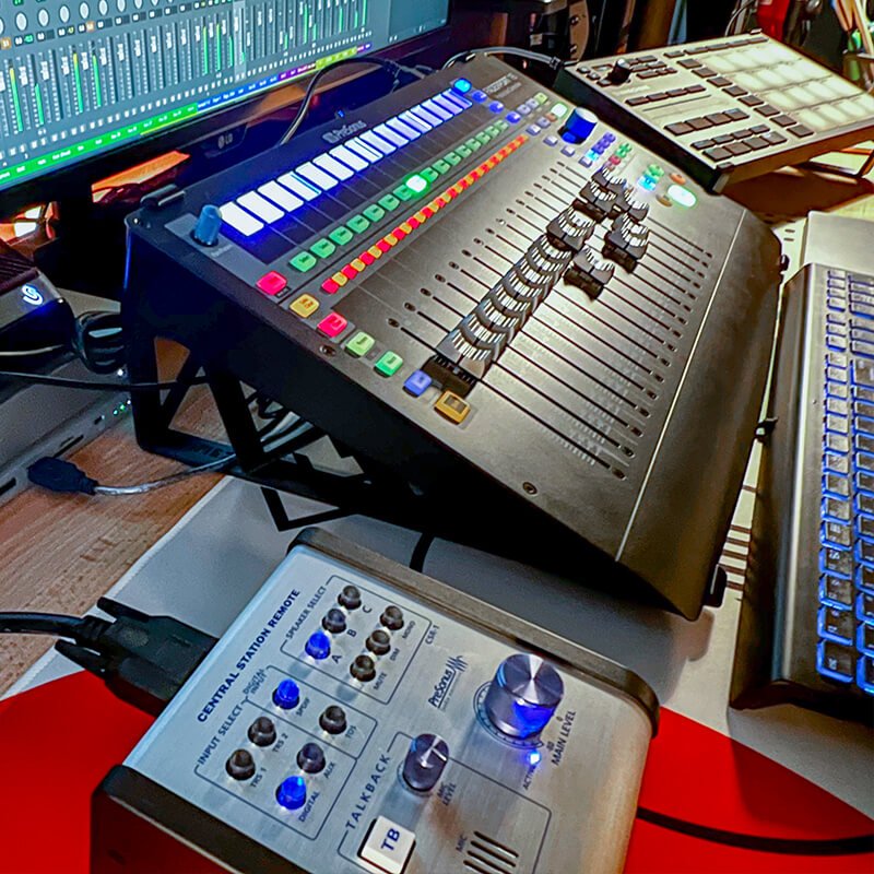 11 presonus faderport 16 stand
