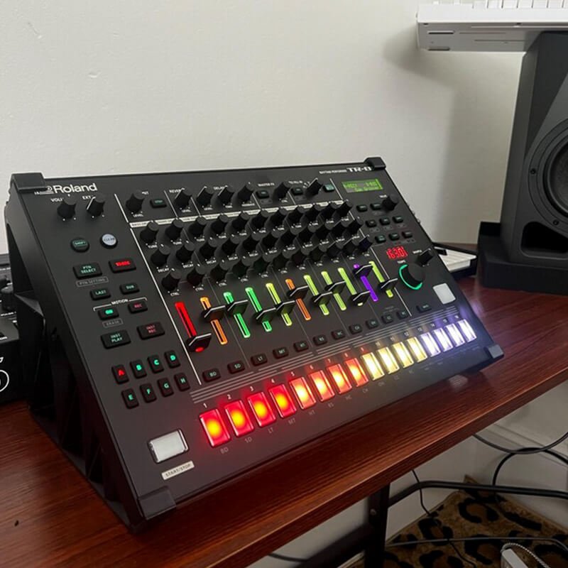 9 stand roland tr 8s